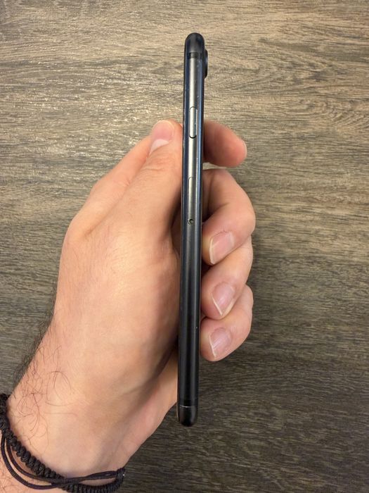 Iphone 7 / 32GB / нова батерия от iStyle