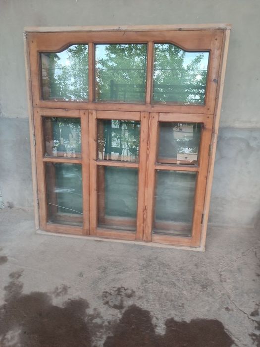 3 dona oyna rom sotiladi. Holati yaxshi, sinmagan, darz yo‘q.