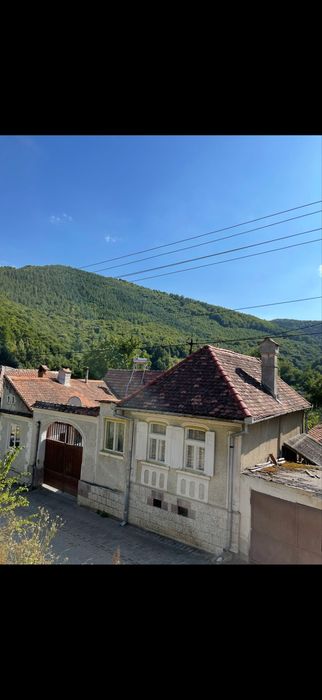 Vând casa in loc Gales,  oras Saliste