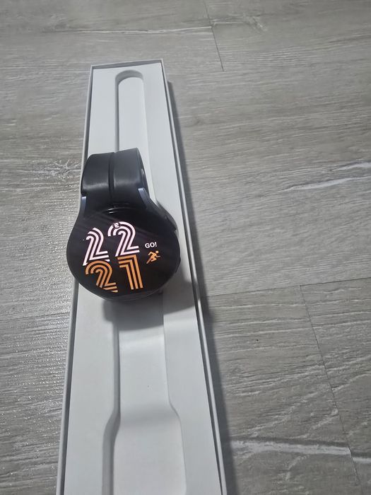 Vând Smartwatch Samsung Galaxy Watch 5 44 mm