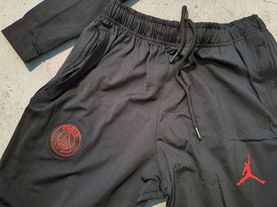 Футболен анцунг на ПСЖ половин цип!