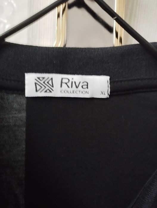 футболки 2 штуки.1 с воротником.2 без воротника.абсалютно новый.