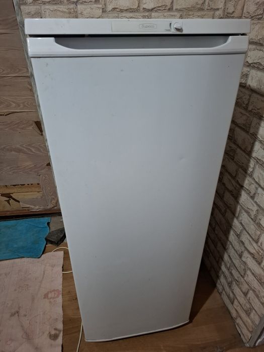 Продам недорого холодильник