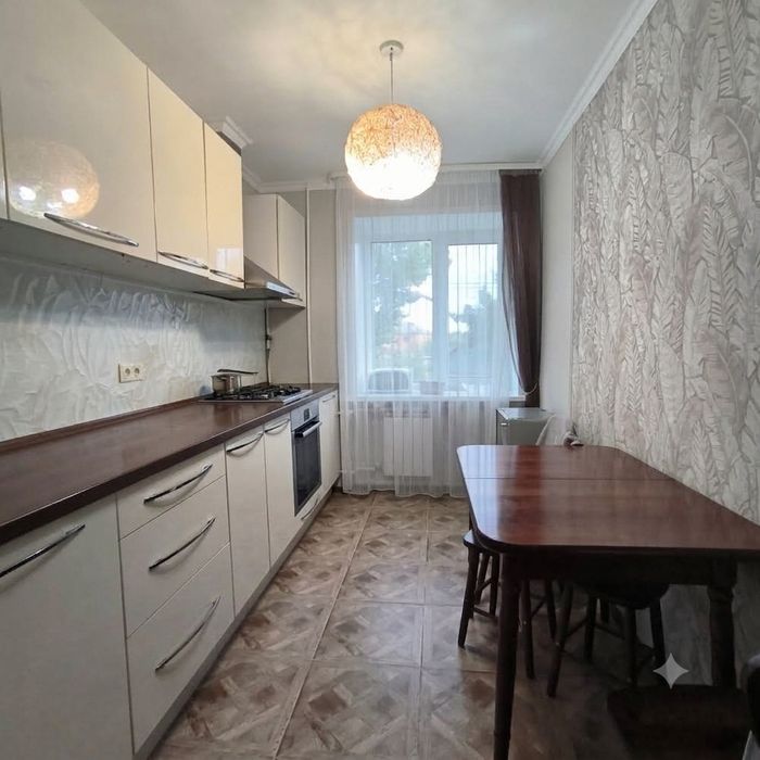 Продам 3х комнатную квартиру в центре