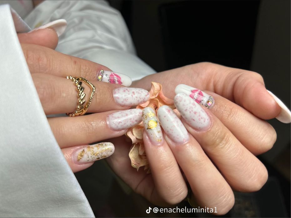 Manichiură Elegantă și Feminină pentru Orice Stil