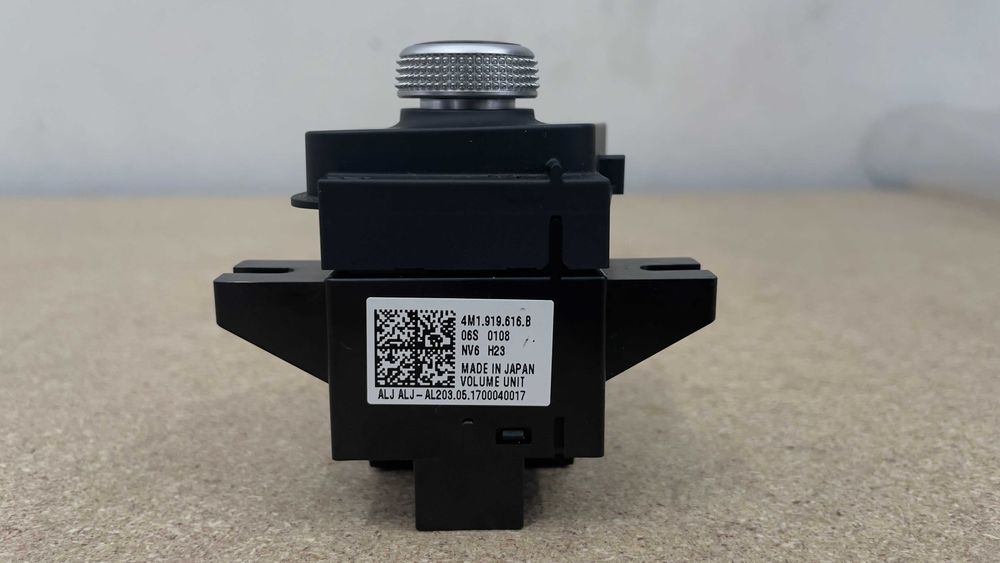 Бутон Audi Q7 4M