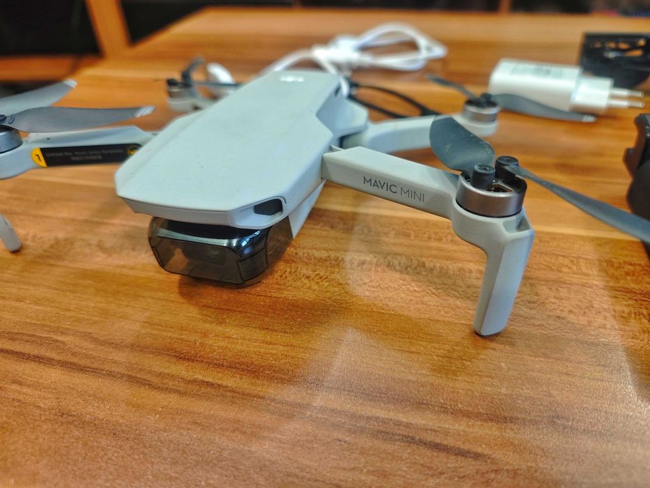 Дрон DJI Mavic Mini Fly More Combo – Перфектно състояние, Пълен комплект