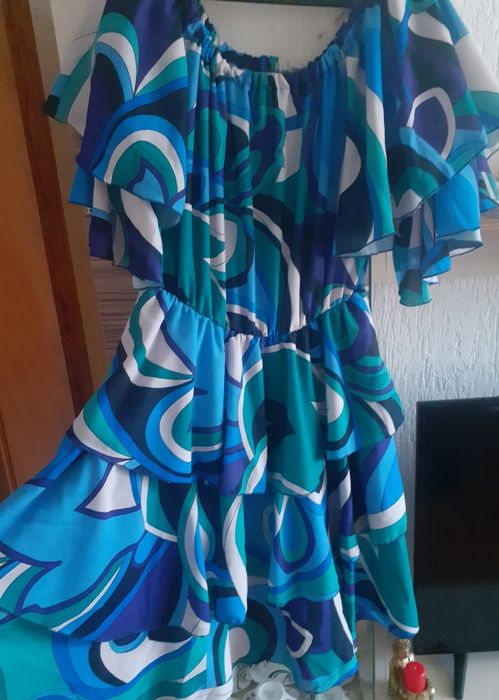 Официална рокля        .