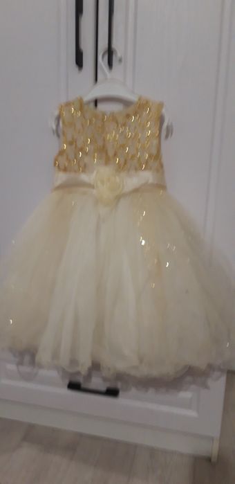 Продам платье нарядное