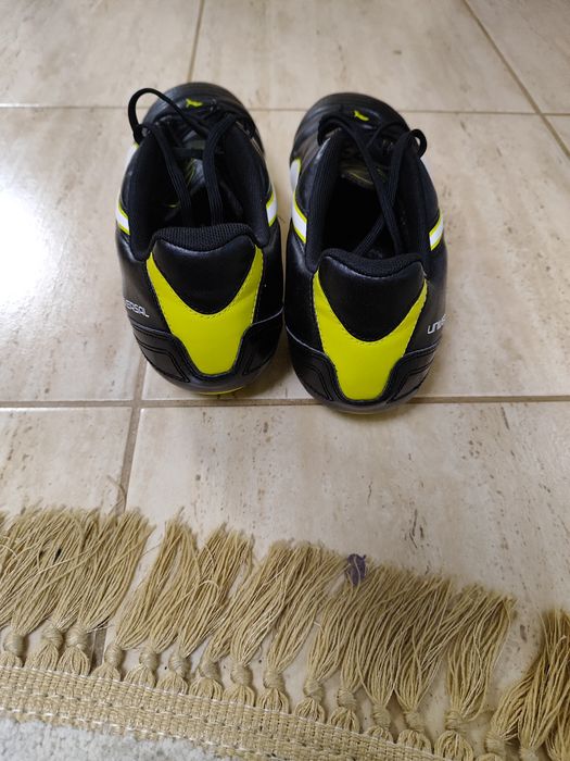 Ghete de fotbal Puma aproape nou nouțe