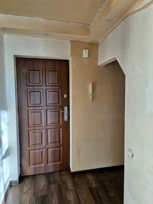 Продается 1 комнатная квартира Гостиничного типа в 20 МКР