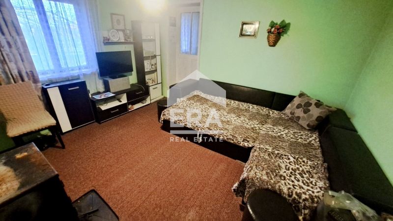 Едноетажна къща в с.Нова Черна