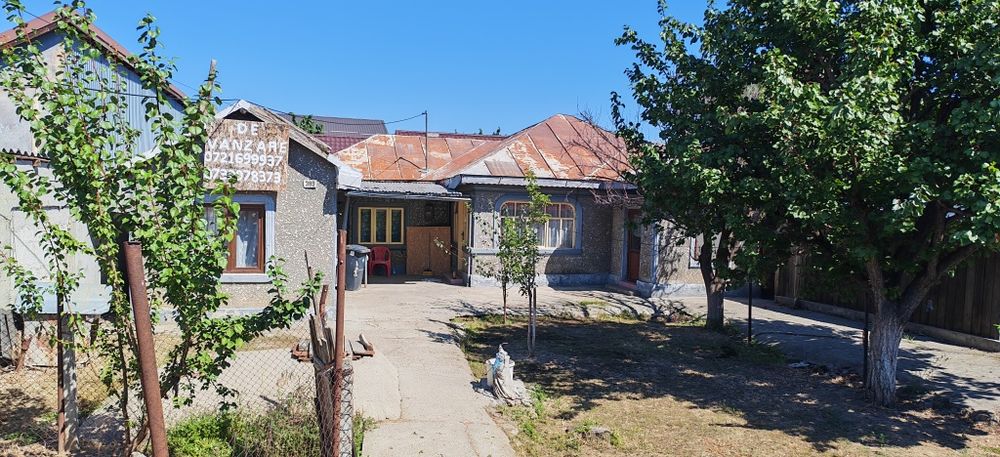 Casa de vânzare str Bucuresti nr 389