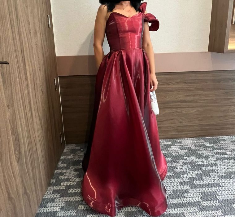 Официална рокля - течен сатен - бордо - с/м