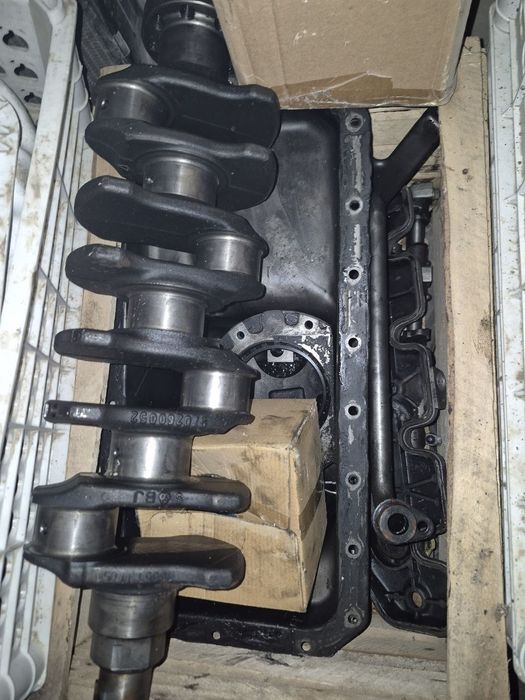 Двигатель от Land Rover Defender 110 TDI.