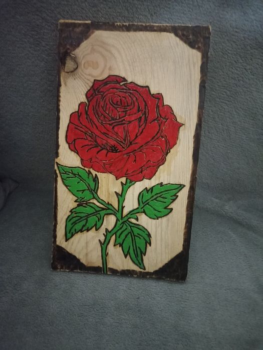 Ръчно изработена и пирографирана Роза