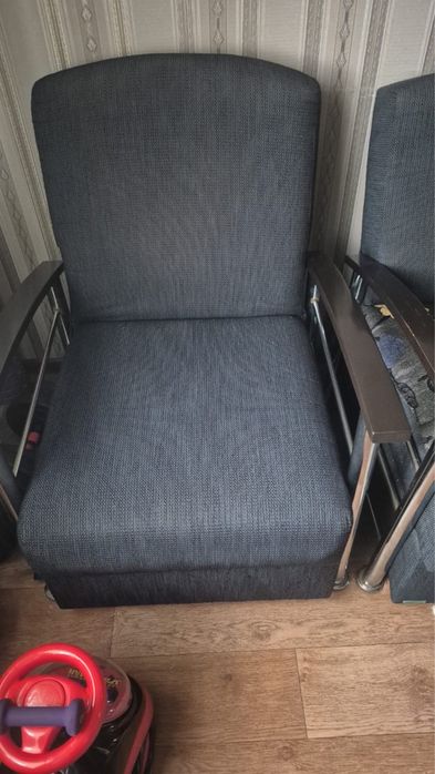 Продам диван с креслом