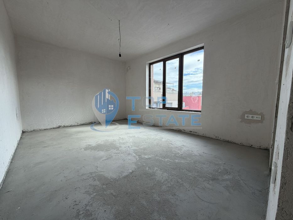 Продава се Тристаен апартамент в Велико Търново, Бузлуджа - 156 кв.м за 1353 €/кв.м - Снимка #2