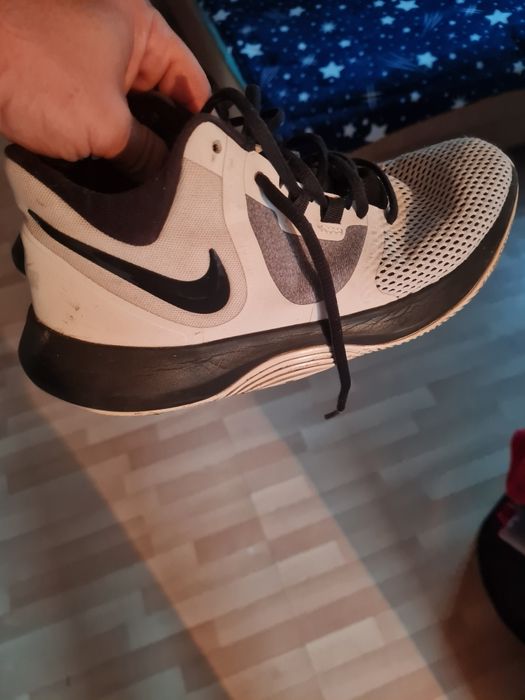 Schimb vand adidasi nike nr 42