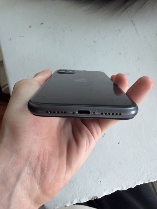 Продам iPhone 11