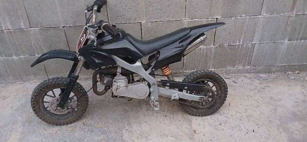 Vând motocros foarte bun