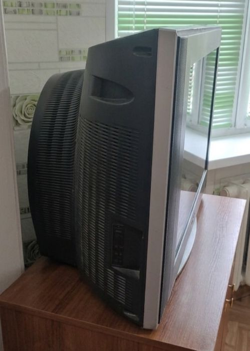 Срочно продам телевизор