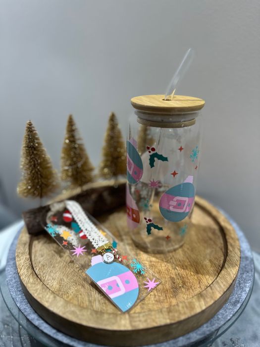 Коледни чаши с книгораздлеител