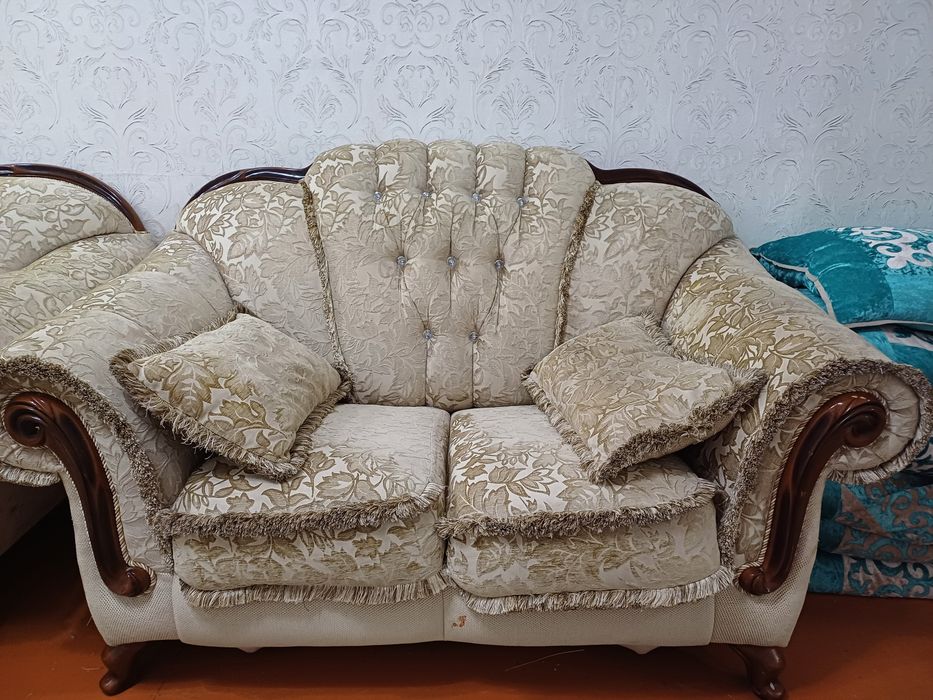 Продам большой и мини диван потютков