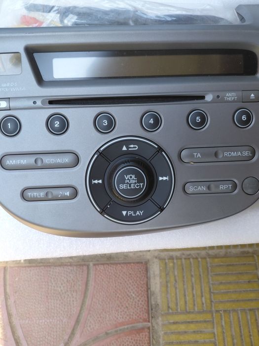 Оригинално радио за HONDA JAZZ 2009