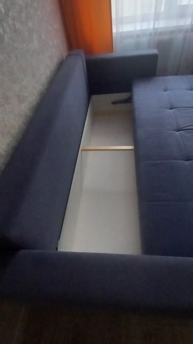 Продам диван в хорошем состоянии.