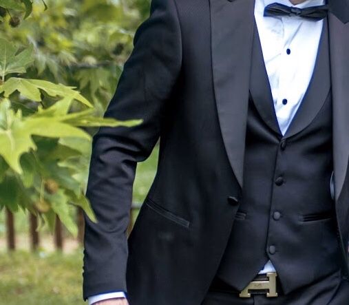 Костюм тип смокинг