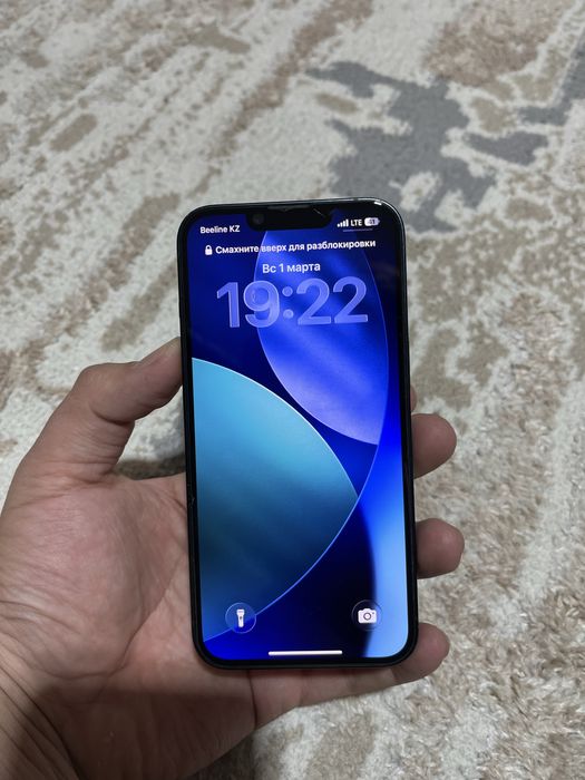 Продам Iphone 13