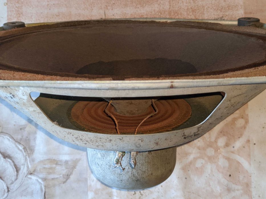 Ретро високоговорител ВАА34 с AlNiCo магнит от българско лампово радио