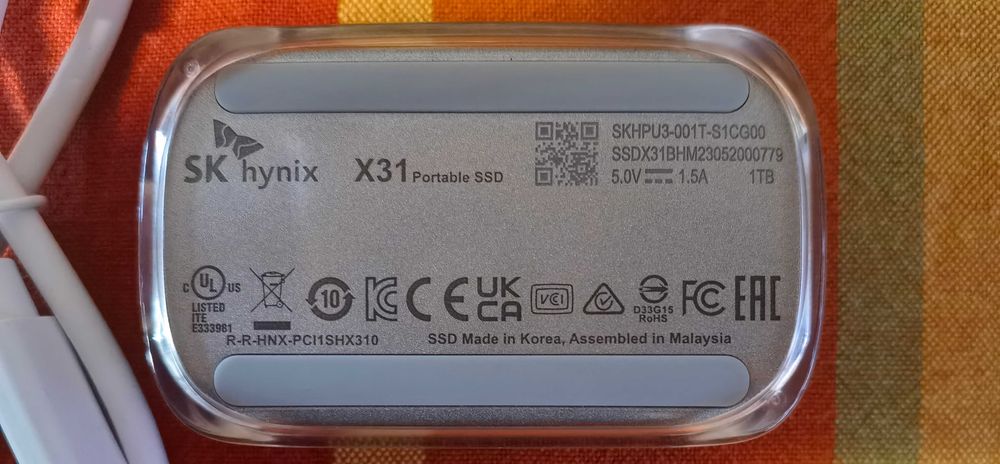 SK hynix Beetle X31 1TB  преносим SSD with DRAM, up to 1050MB/s,