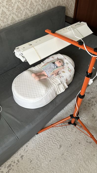 Продам фотолампу от желтушки