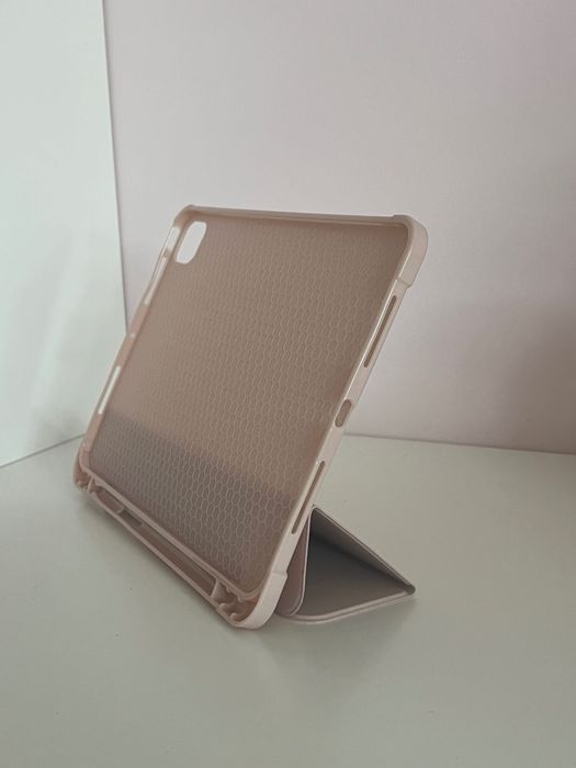 НЕИЗПОЛЗВАН розов калъф за iPad Pro 11" M5, 2025 със слот за Apple Pencil