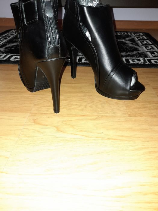 Botine de vara cu toc