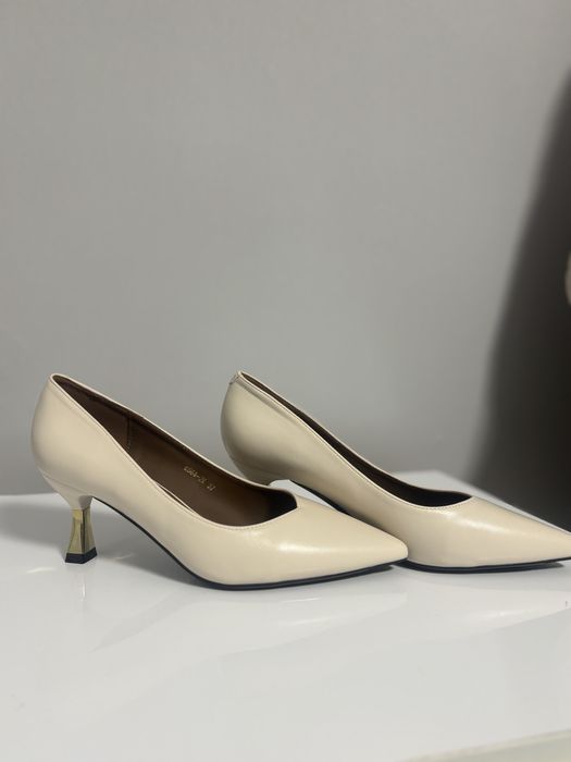 туфли бежевого цвета