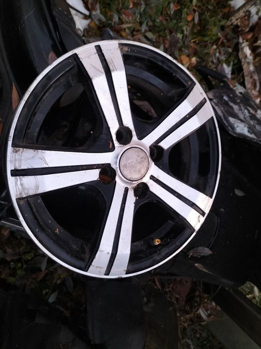 Продам крыло левое Volkswagen Vento