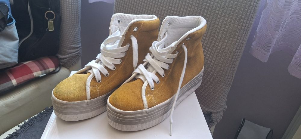 Обувка на платформа, н. 39