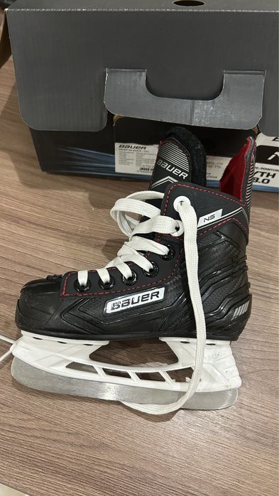 Коньки хоккейные