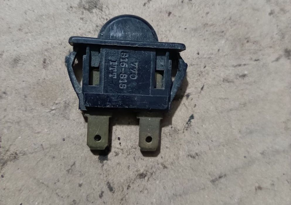 Intrerupator la torpedou Logan Sandero Duster...bluza top