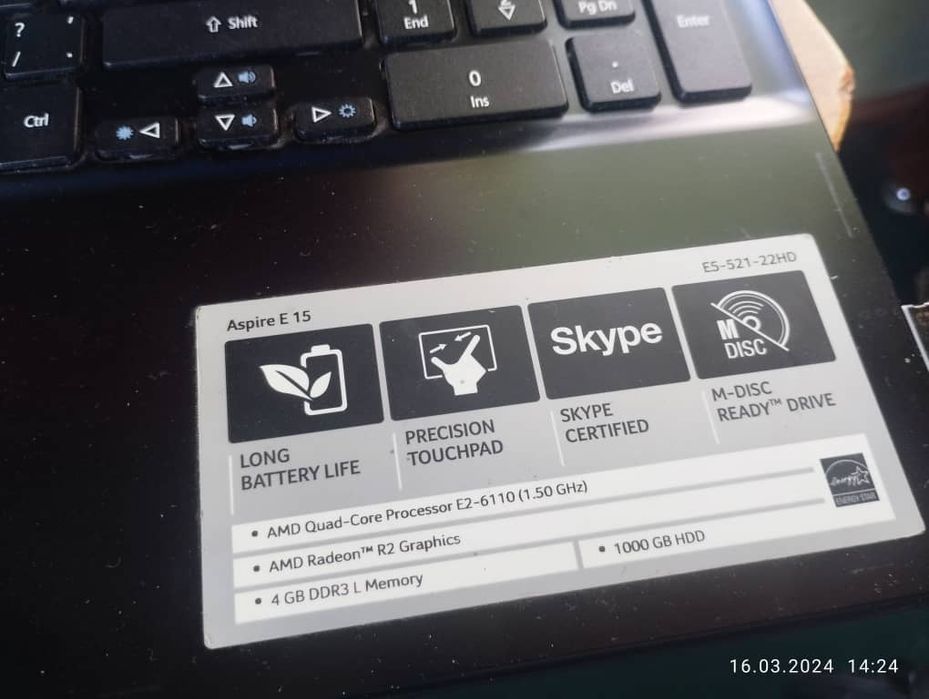 Ноутбук асер сотилади пул зарурлигидан сотяпман.