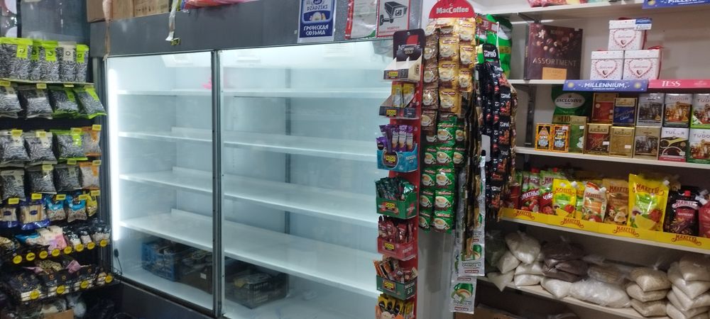 Срочно продаю витрины холодильник