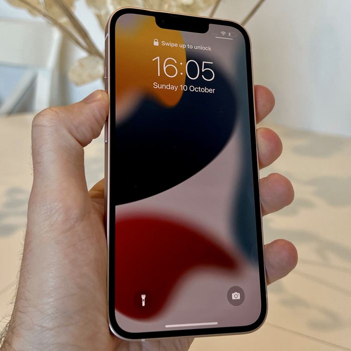 Display original pentru iPhone 13
