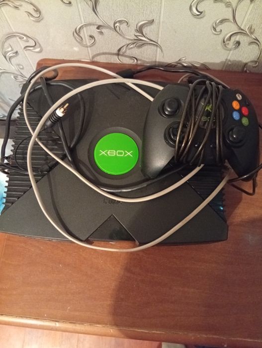 Xbox one o consolă și jocuri stare buna