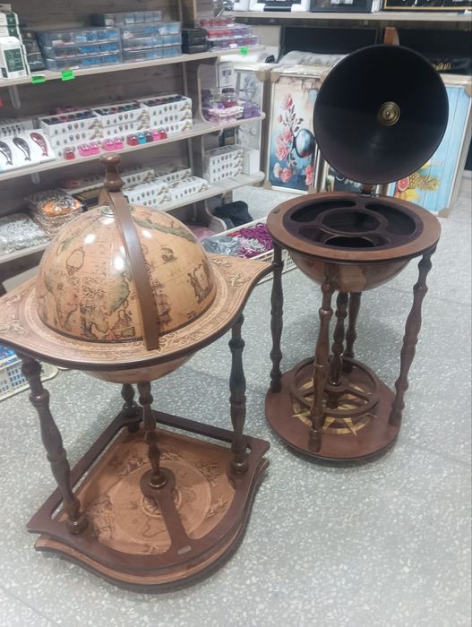 Sotiladi! Antik uslubdagi Globus–Bar (Minibar)

Uyingiz yoki ofisingiz