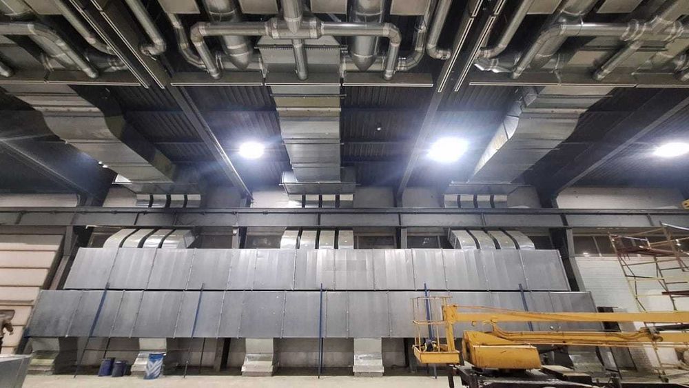 Монтаж систем вентиляции и воздуховодов. Вытяжка для кафе и офисов