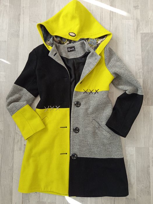 Дамско палто на Луси