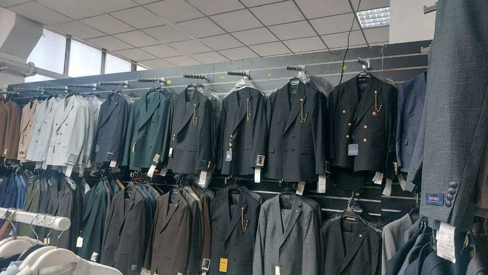 Стойки маникены стеллажи